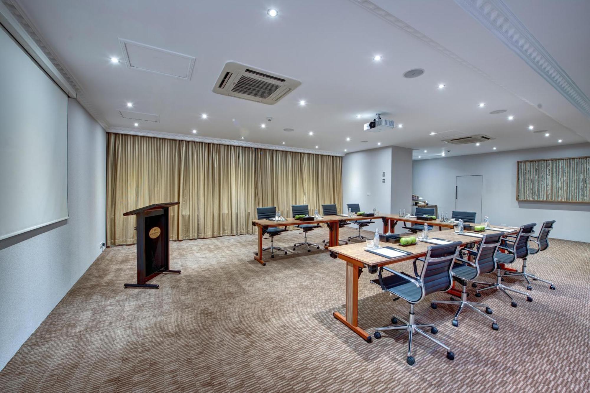 Intercontinental By Ihg Hotel 5*